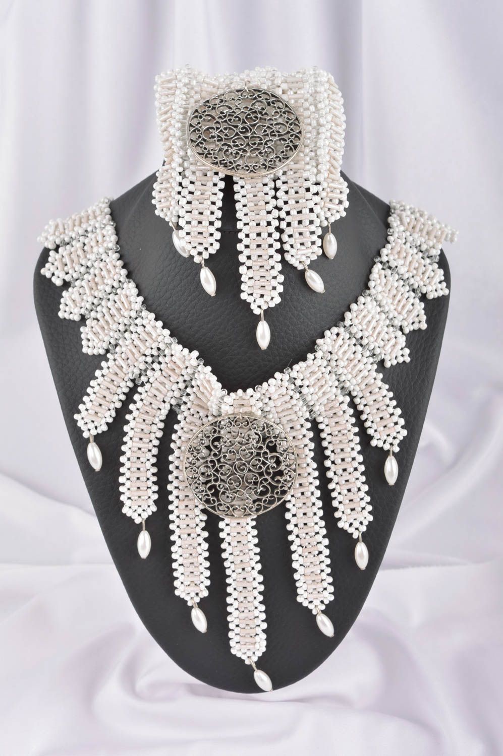 Parure de Bijoux en perles de rocaille faits main Collier et bracelet blancs photo 1