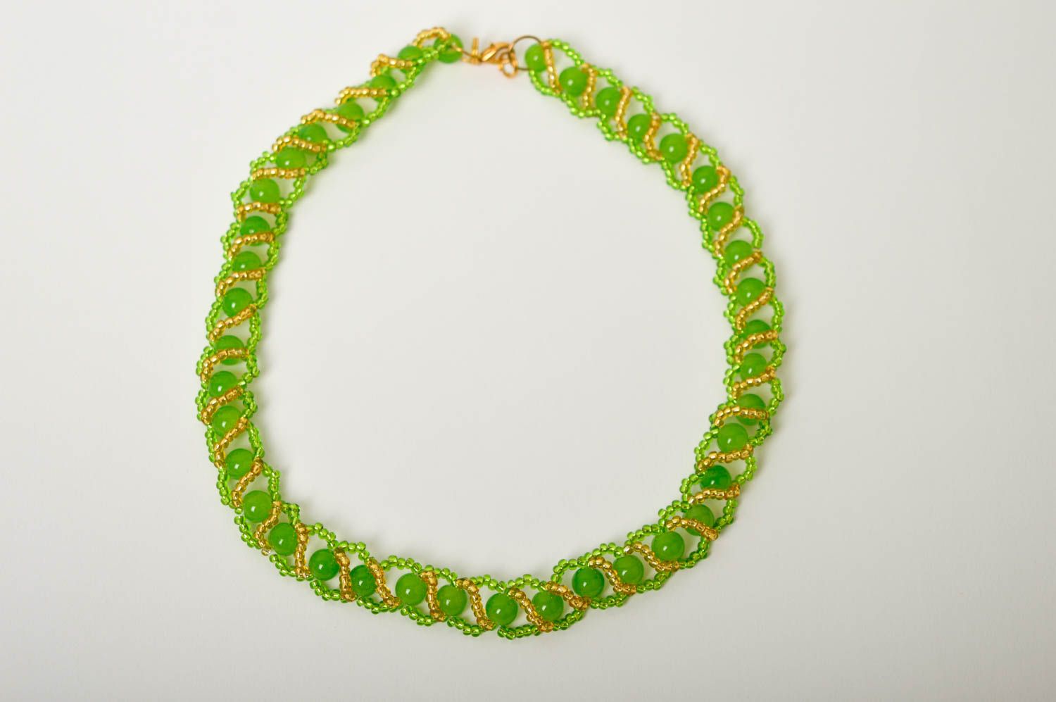 Колье из бисера украшение ручной работы ожерелье из бисера зеленое красивое фото 3
