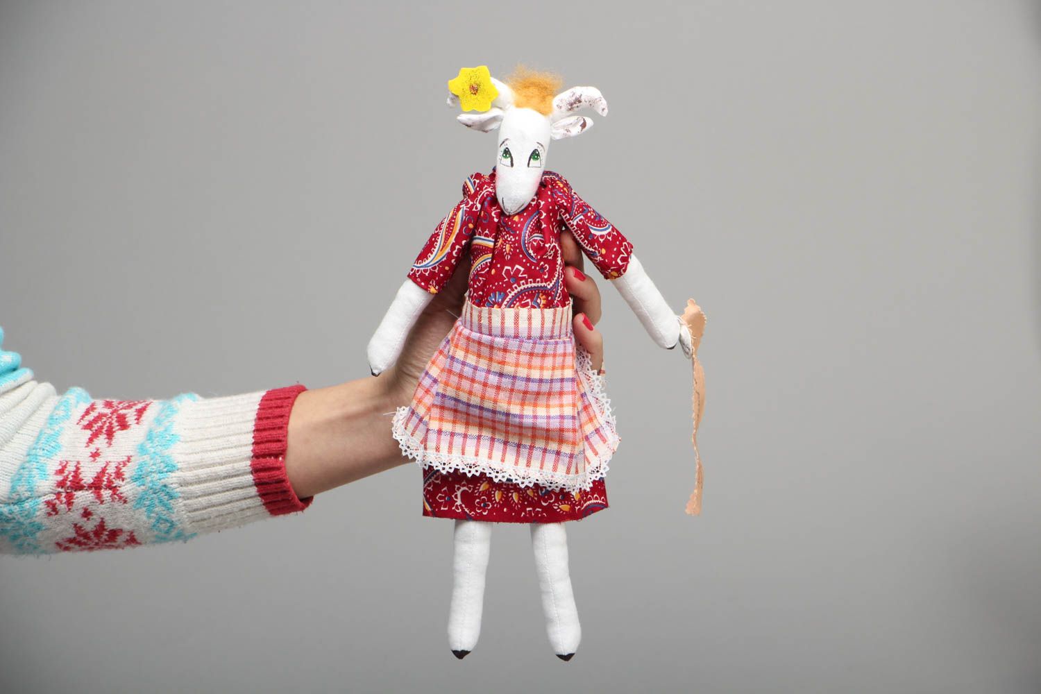 Jouet décoratif Chèvre en tissu fait main photo 4