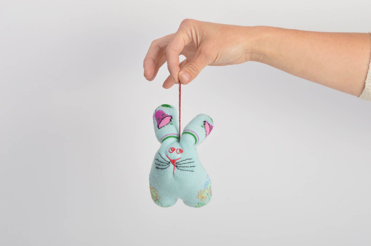 Handmade Stofftier Hase aus Textil für Kinder Designer Spielzeug mit Schnur foto 2
