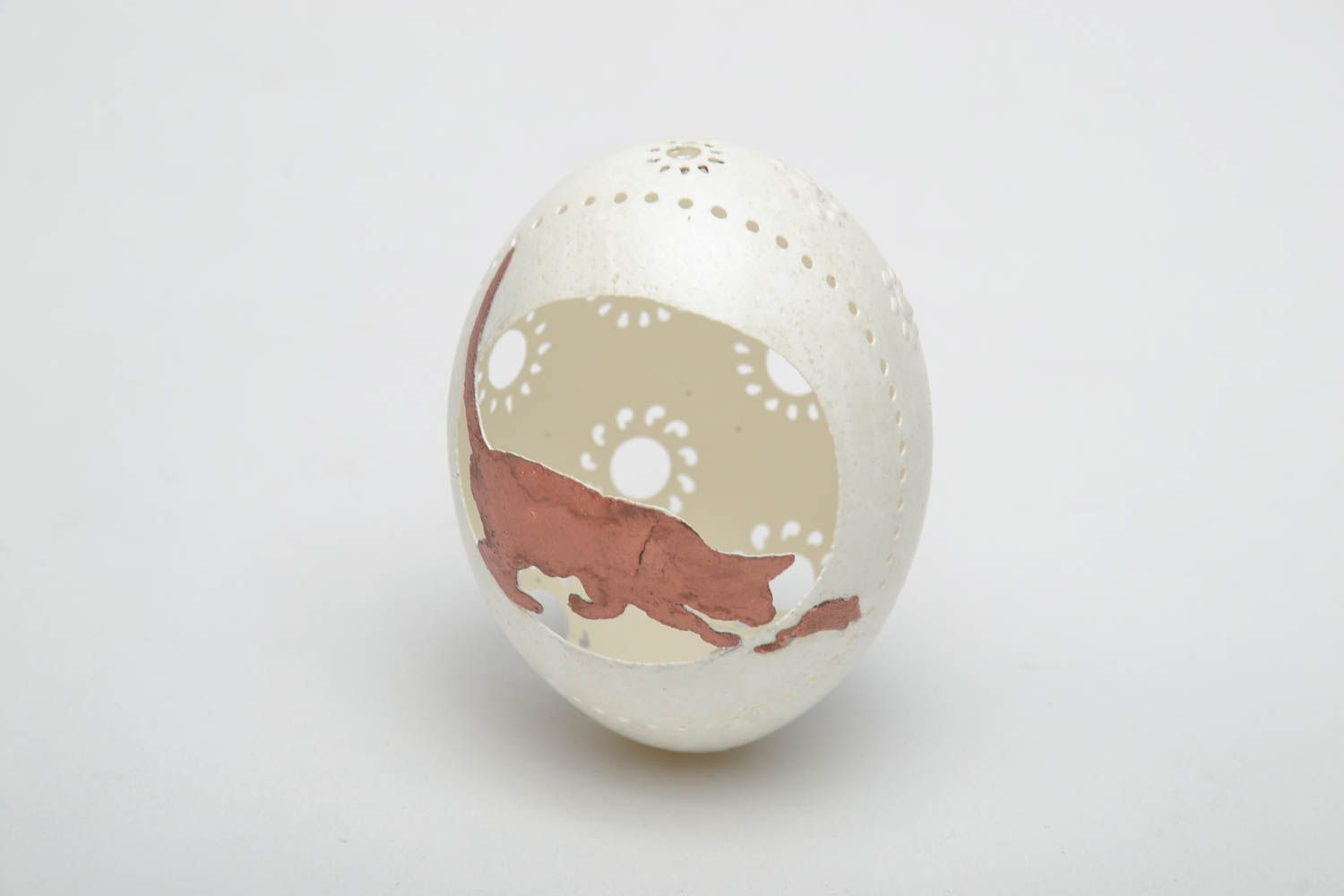 Decorative carved white egg Cat and Mouse photo 2
