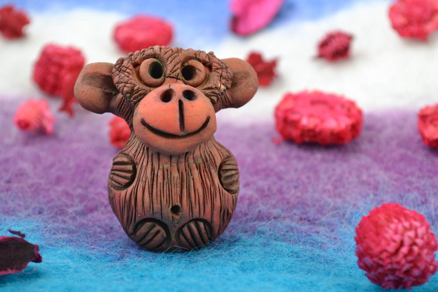 Керамическая статуэтка в виде обезьянки маленькая расписанная вручную хенд мейд фото 1
