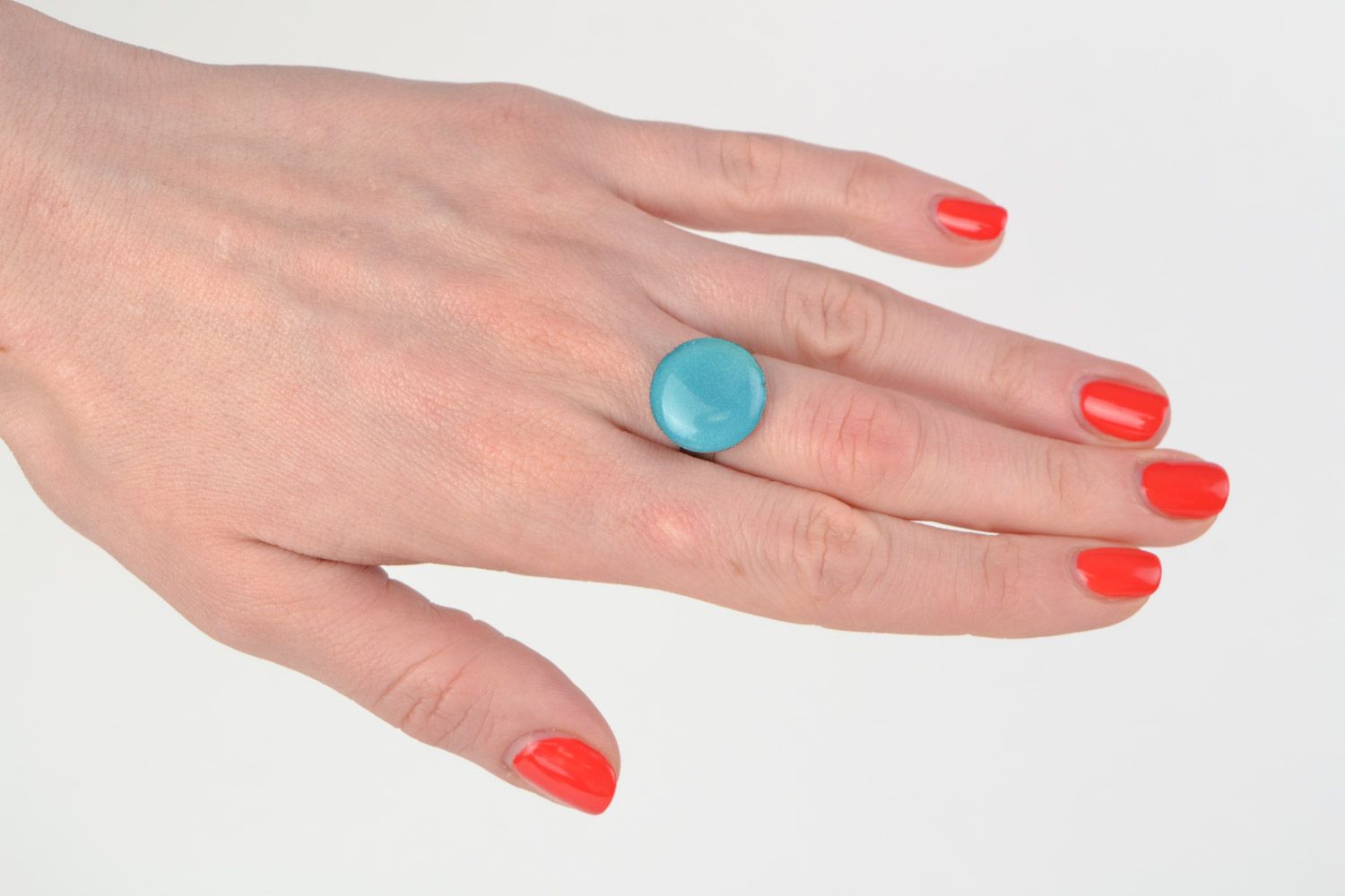 Blauer handgemachte regulierbarer runder Ring aus Epoxidharz für echte Modedamen foto 1