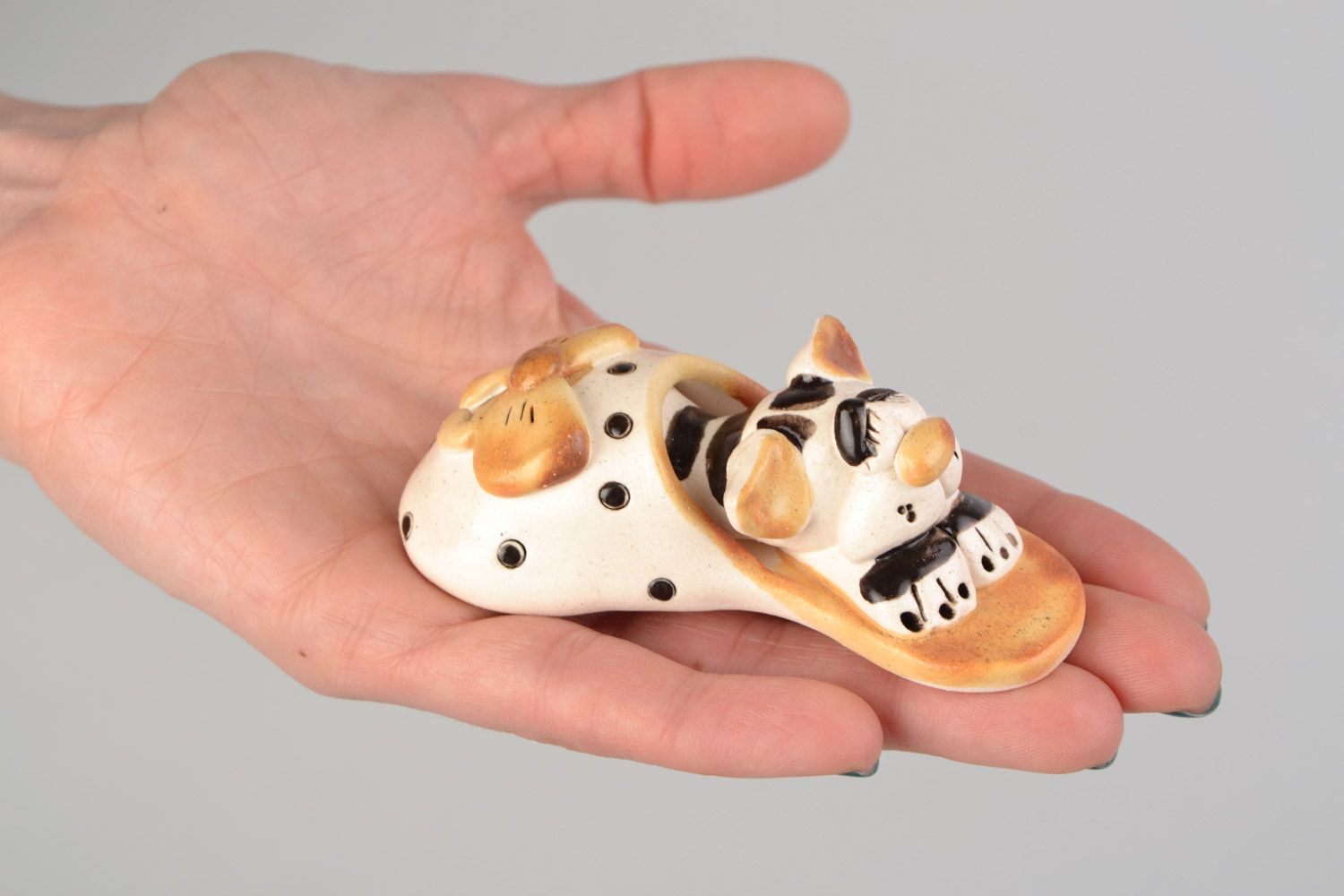 Handmade small decorative glazed ceramic figurine of kitten in slipper photo 2