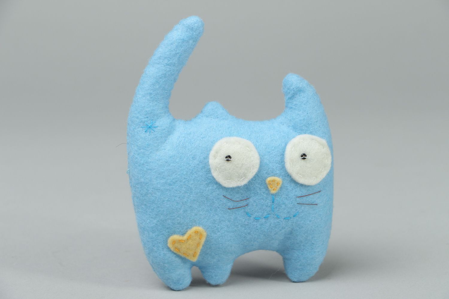 Мягкая игрушка из флиса в виде голубого кота  фото 1