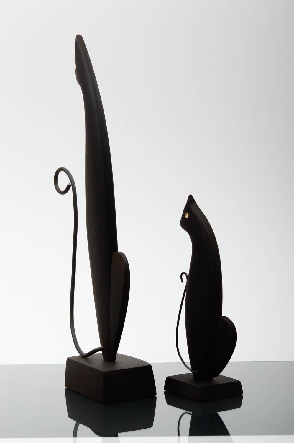 Figurines décoratives fait main Statuettes en bois 2 pièces noir Cadeau original photo 2