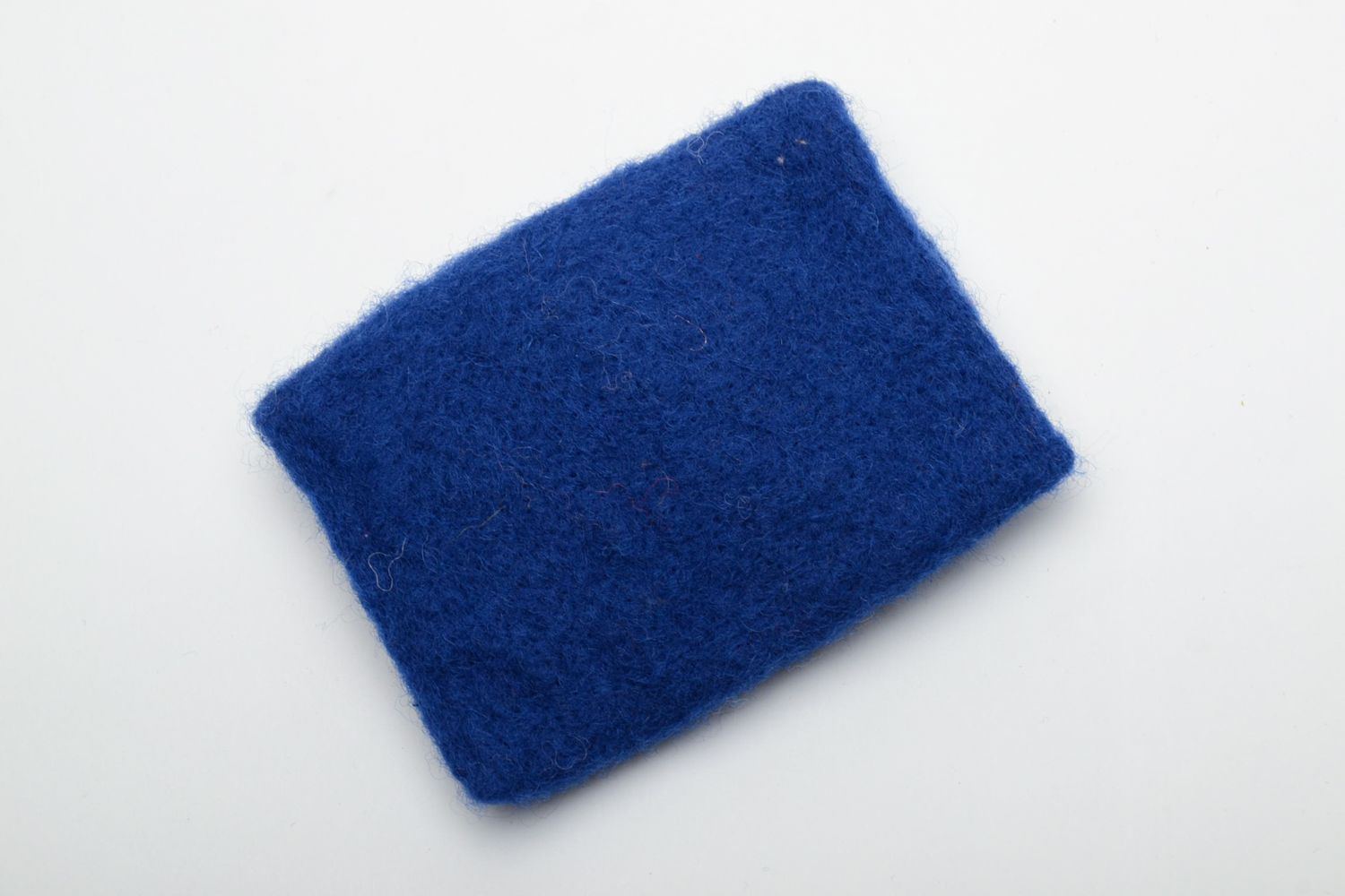 Handmade Kosmetikbeutel Blau aus Wolle mit Blümchen foto 4