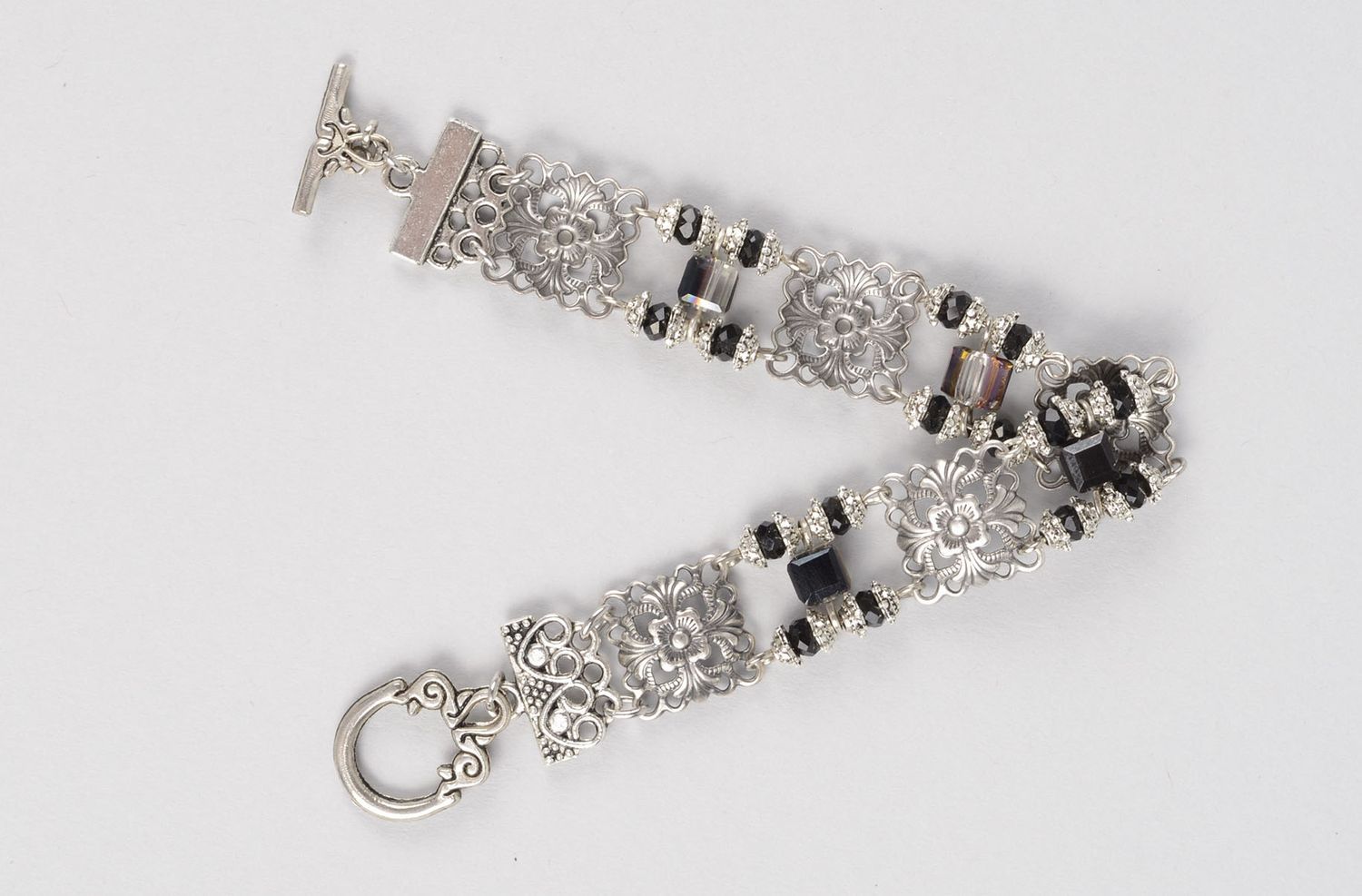 Bracelet tendance fait main Bijou fantaisie métal perles tchèques Cadeau femme photo 1