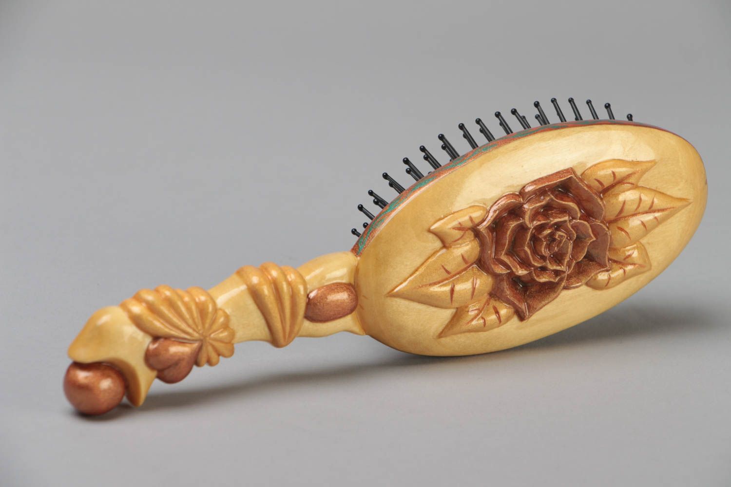 Деревянная расческа для волос типа щетка ручной работы резная красивая женская фото 4