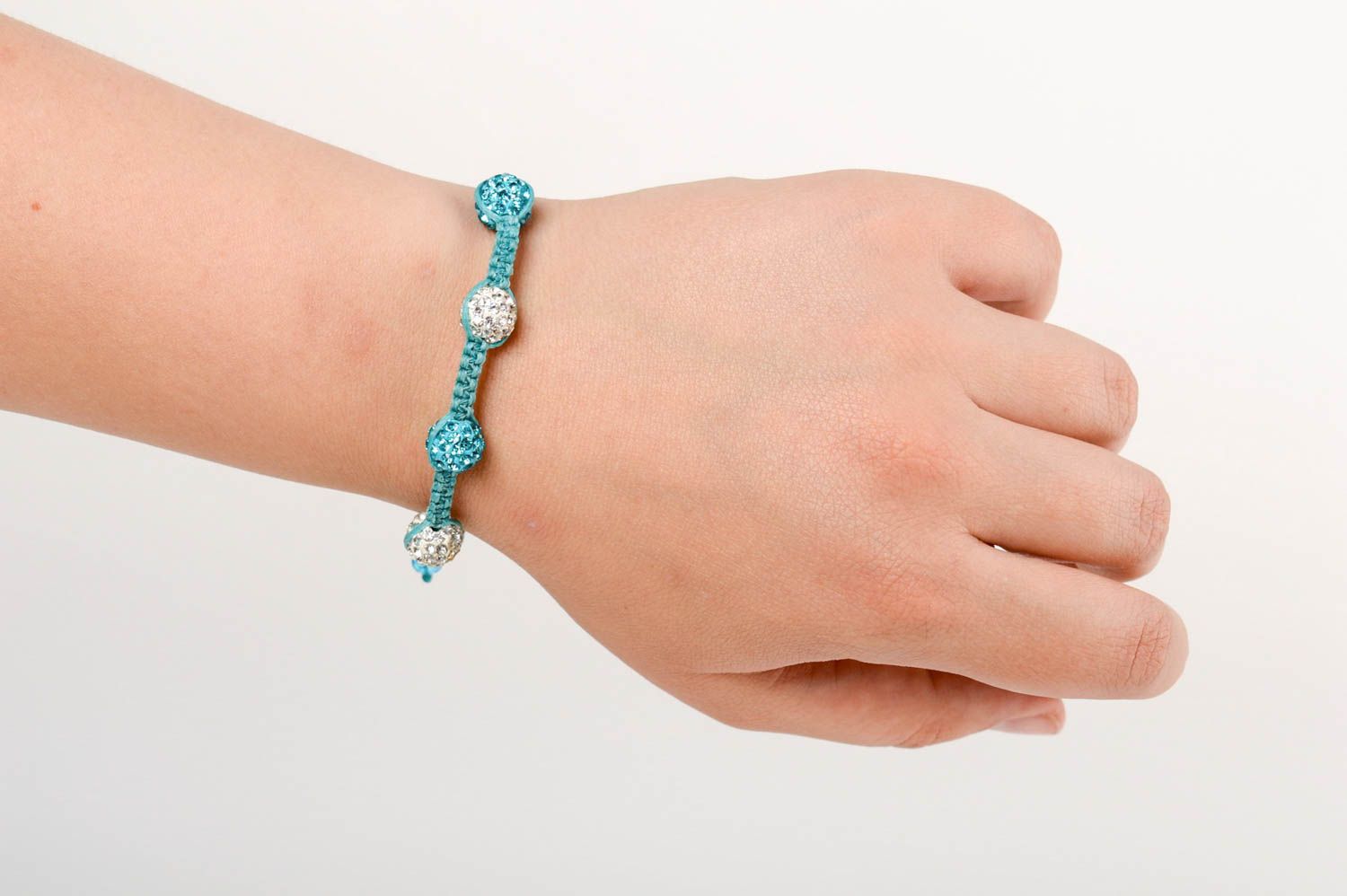 Bracelet en perles avec strass fait main bleu clair élégant taille réglable photo 5