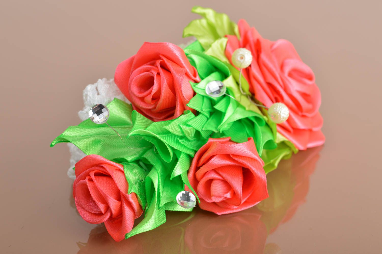 Haarband mit Blumen handgeschaffen breites Haarband schön Handgemachte Geschenke foto 2