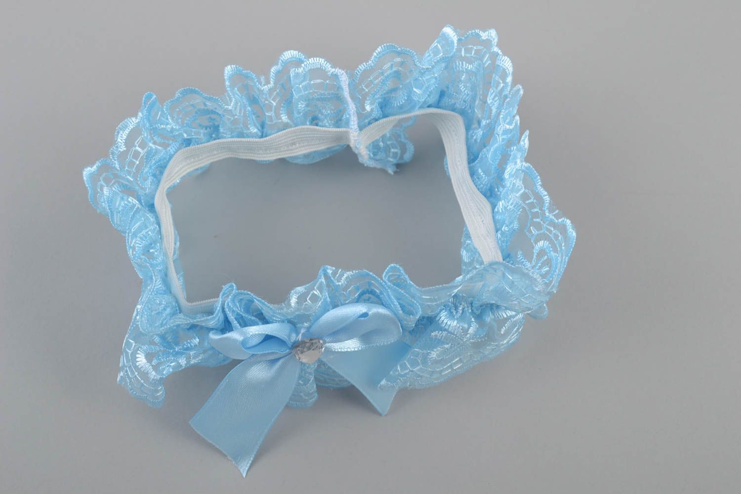 Jarretière de mariée bleue avec noeud en guipure faite main stylée élégante photo 3