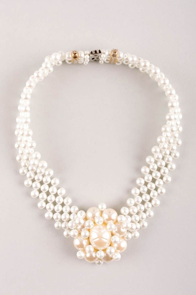 Collier blanc large Bijou fait main en perles fantaisie Accessoire femme photo 2