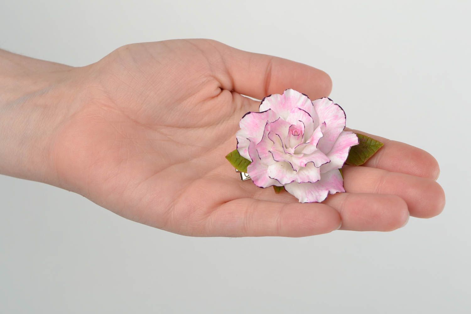 Jolie pince à cheveux en porcelaine froide en forme de rose faite main photo 2