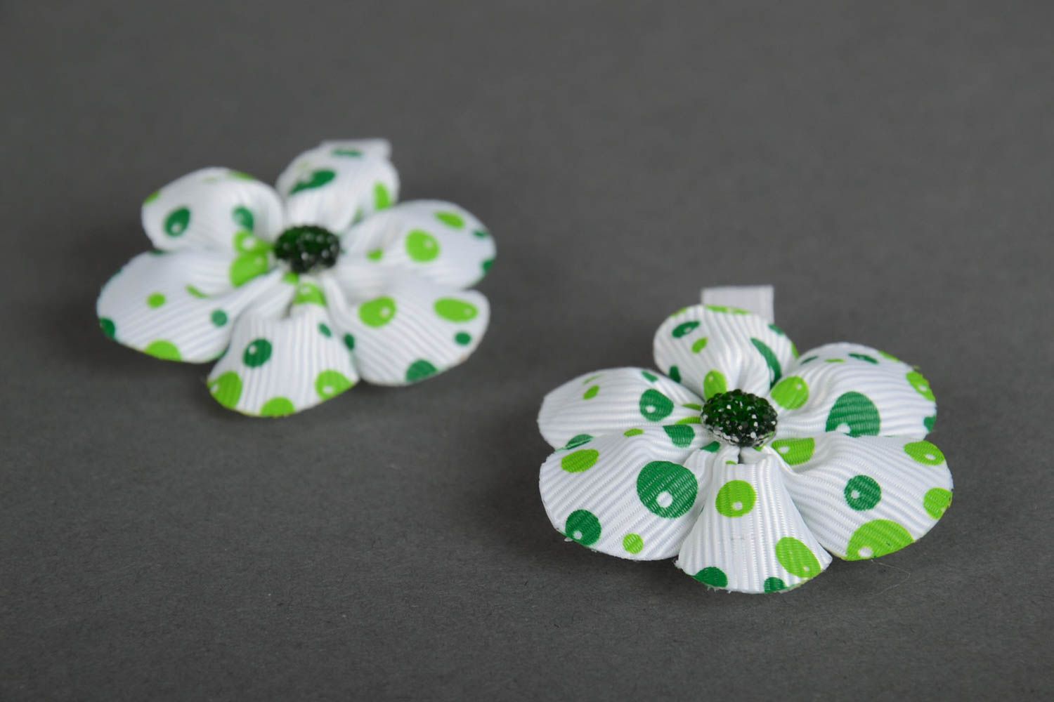 Set of 2 homemade hair clips with satin ribbon flowers in white and green colors photo 4