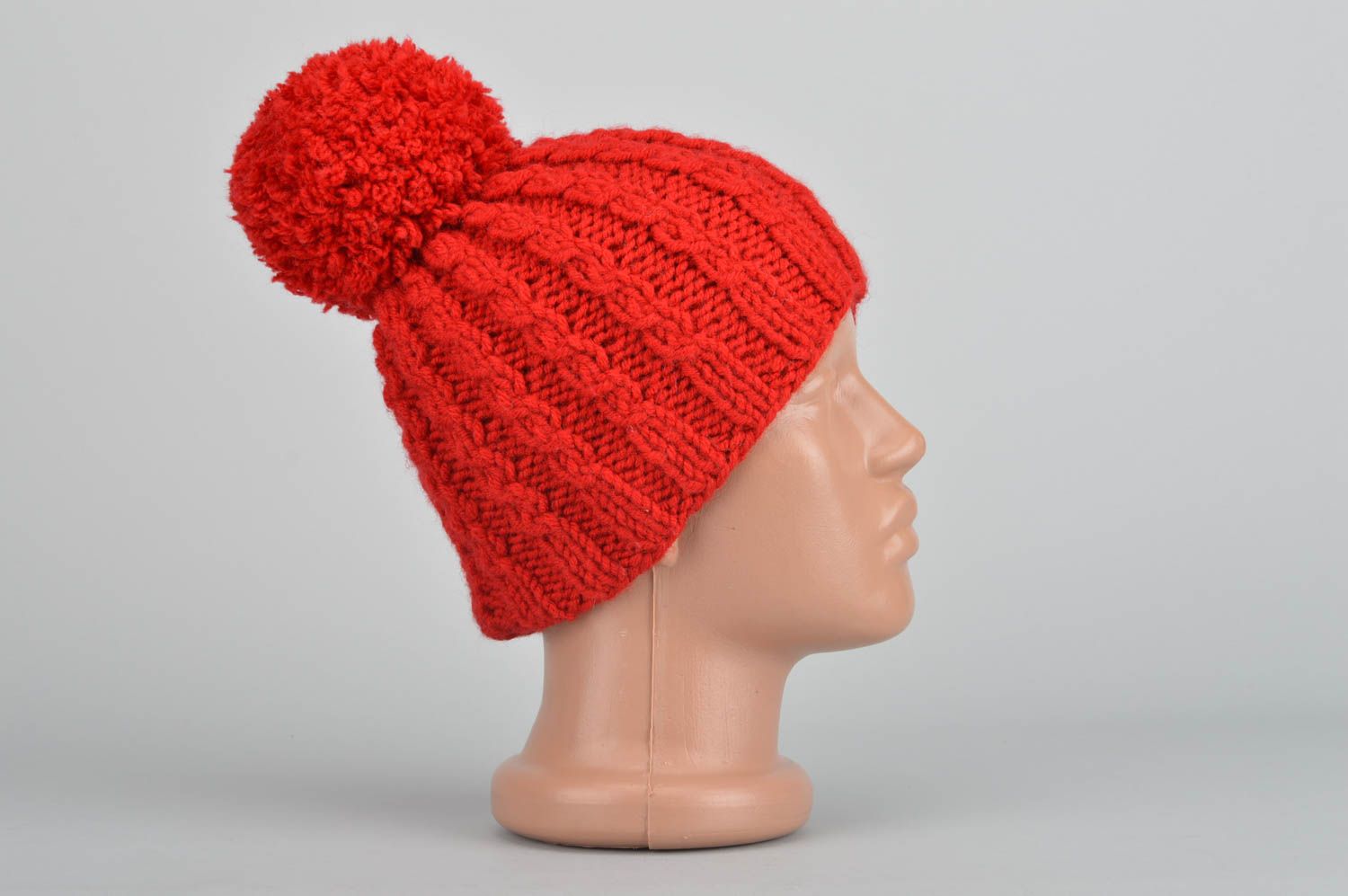 Bonnet rouge fait main Bonnet tricot avec pompon original Vêtement enfant photo 3
