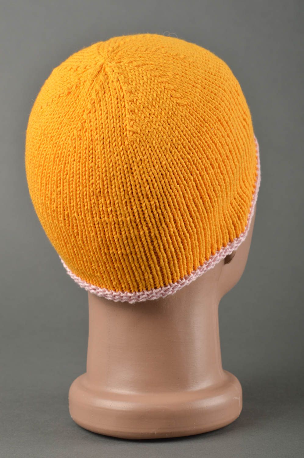 Вязаная шапка ручной работы шапка для мальчиков зимняя шапка желтая простая фото 2