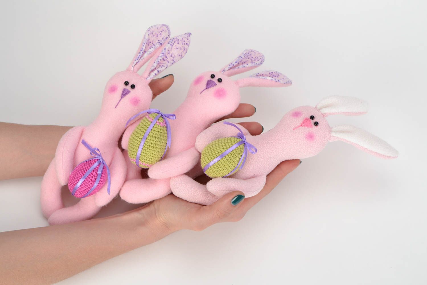 Ensemble de jouets en tissu polaire faits main Lièvres roses avec oeufs 3 pièces photo 2