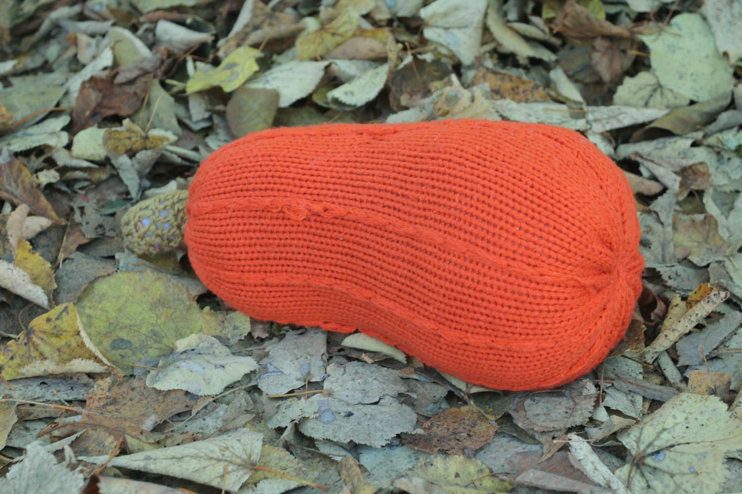 Zucca a maglia fatta a mano giocattolo di peluche decorazione di casa di lana
 foto 1
