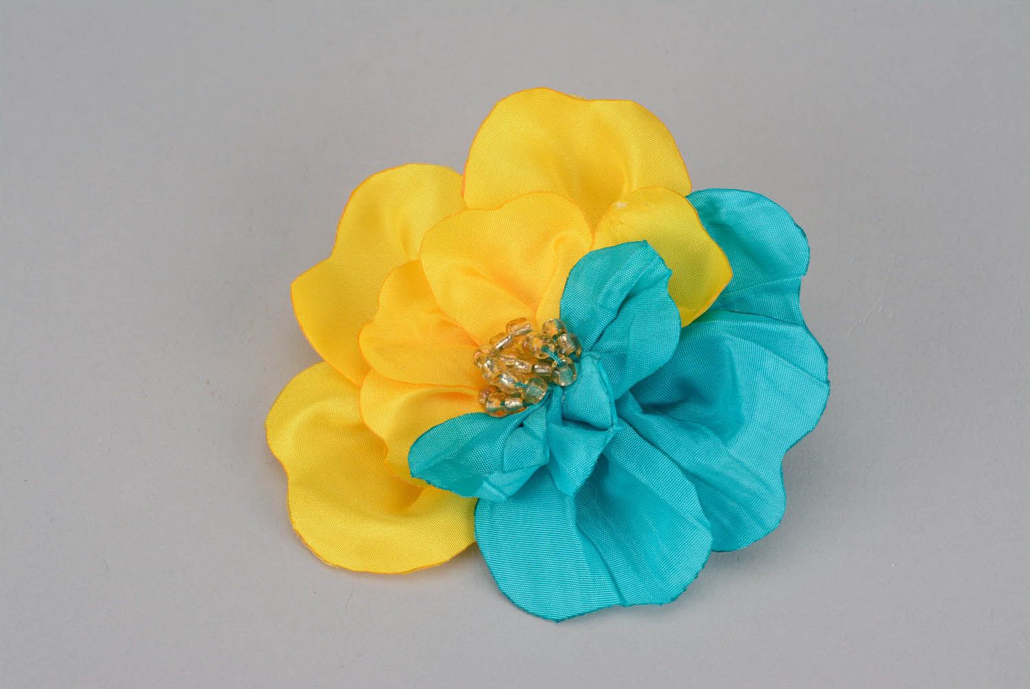 Brooch hairpin in yellow and blue color photo 2