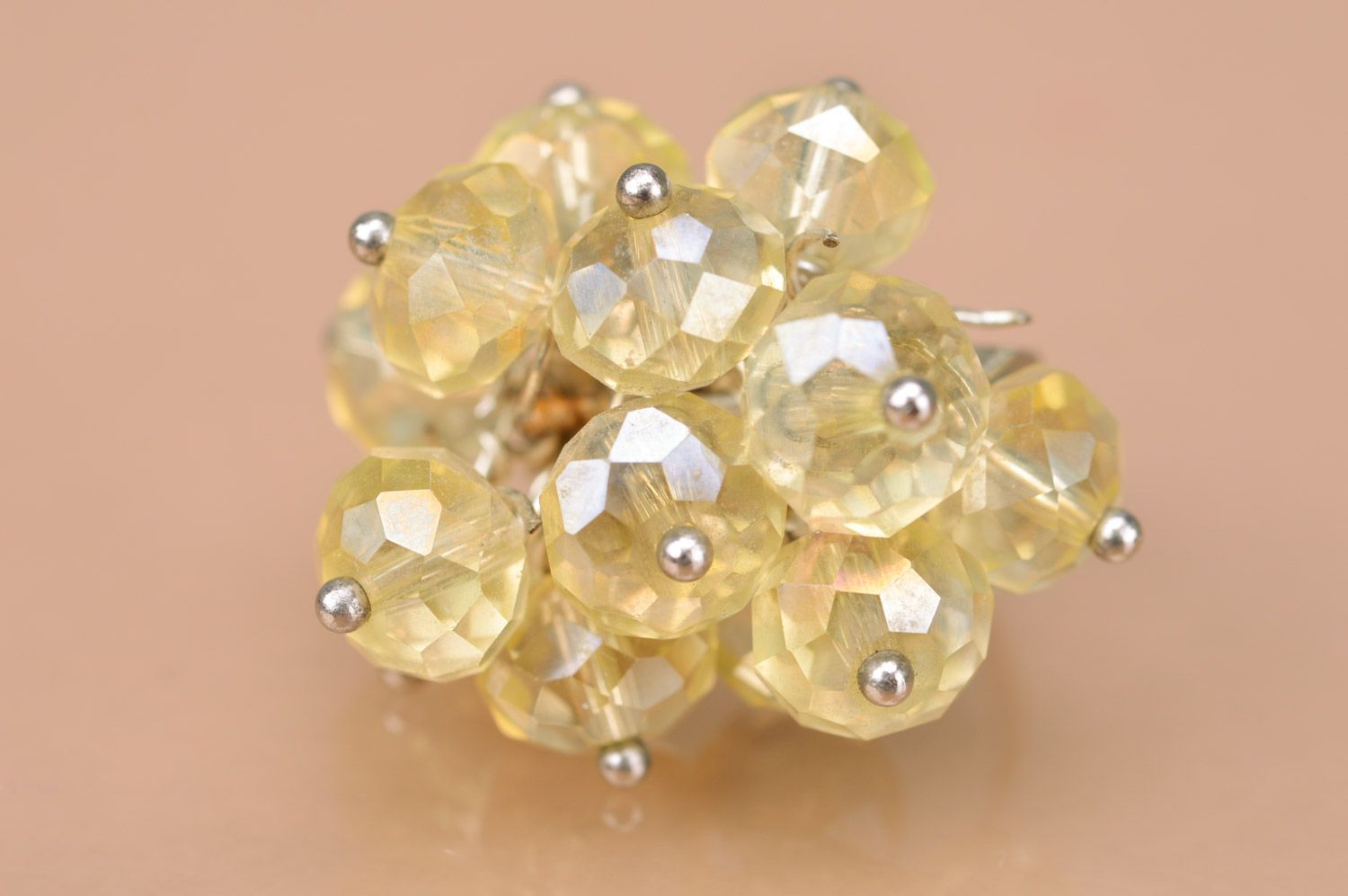 Bague fleur perles de rocaille beige ajustable transparente originale faite main photo 2