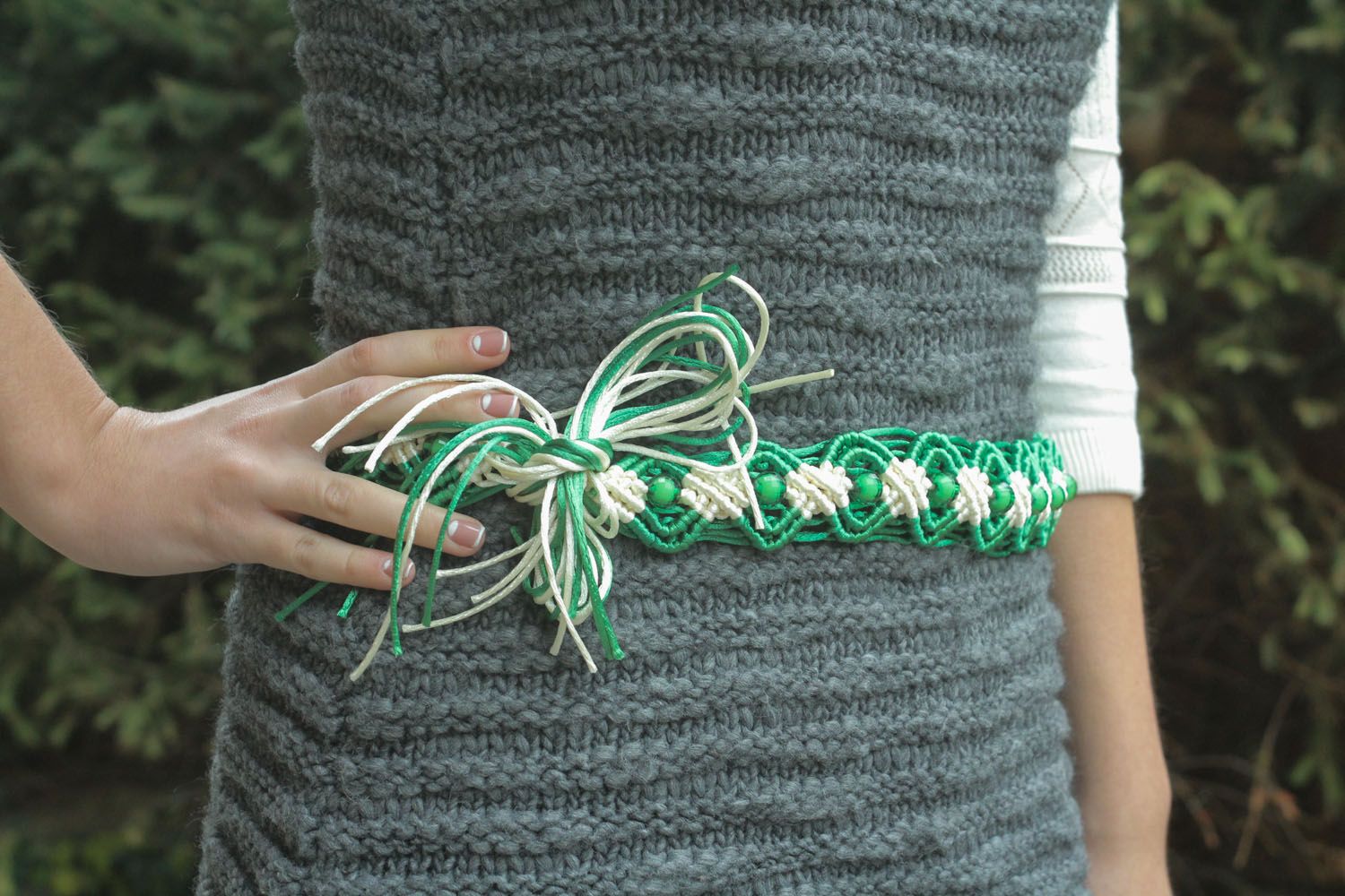 Cintura da donna intrecciata fatta a mano cinghia di fili bella in colore verde foto 1