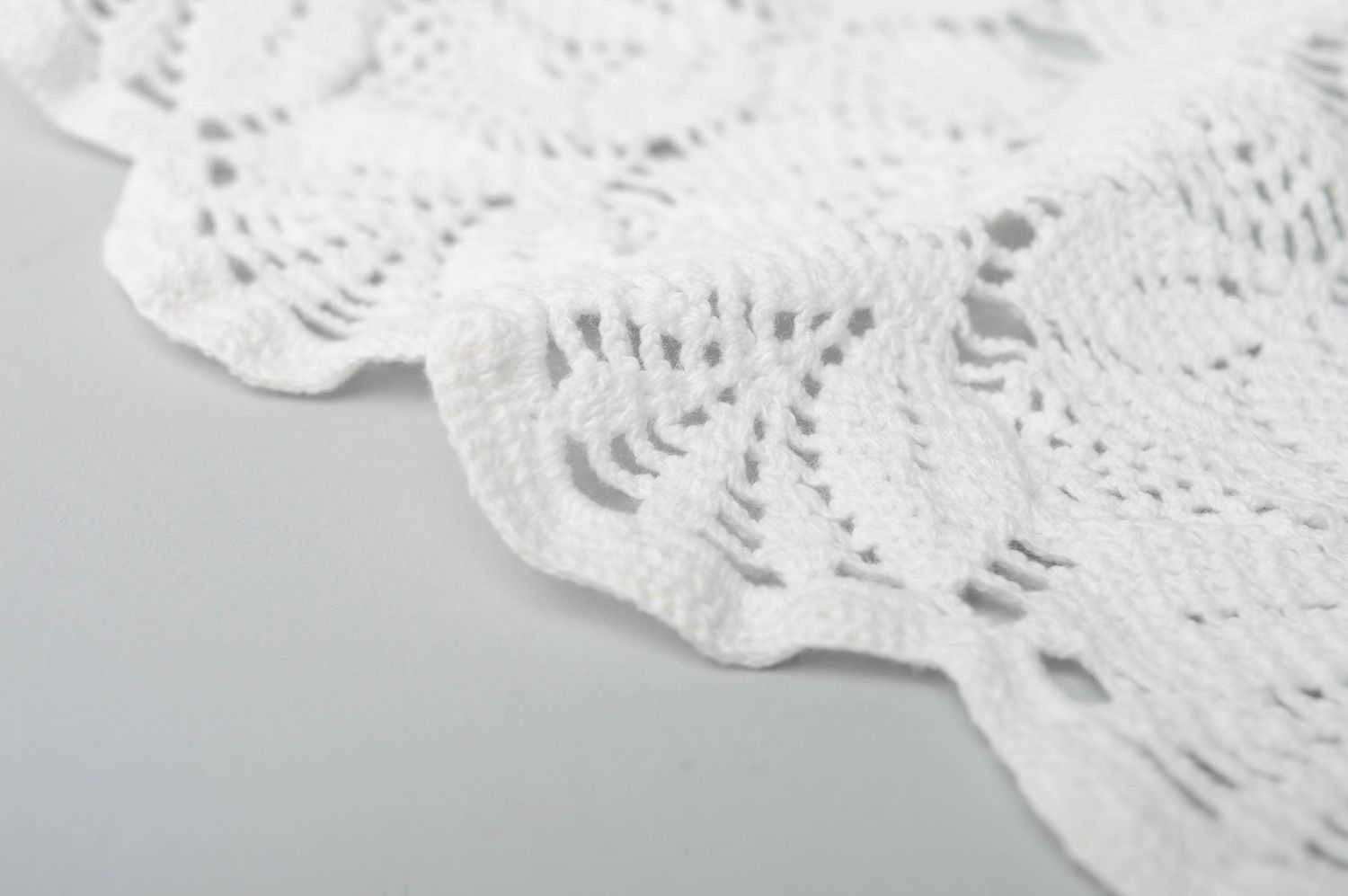 Decorative crochet cotton napkin of white color photo 4