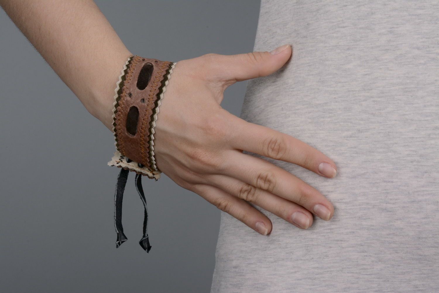 Bracelet en cuir fait à main photo 5