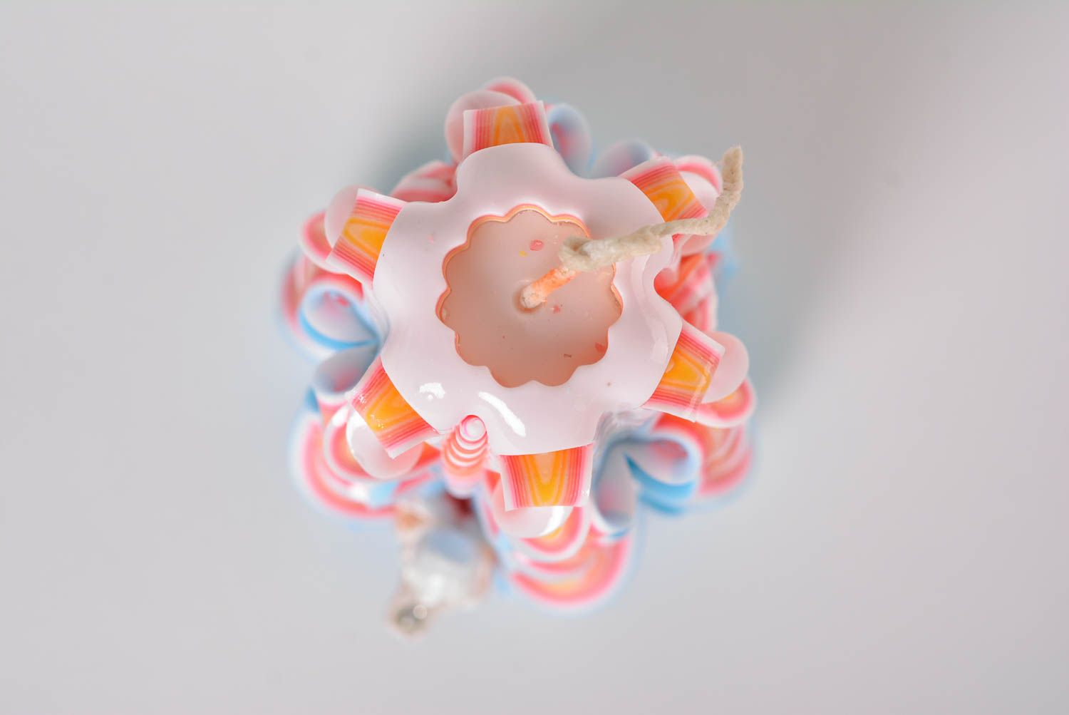 Vela tallada de parafina hecha a mano objeto de decoración adorno para casa  foto 3