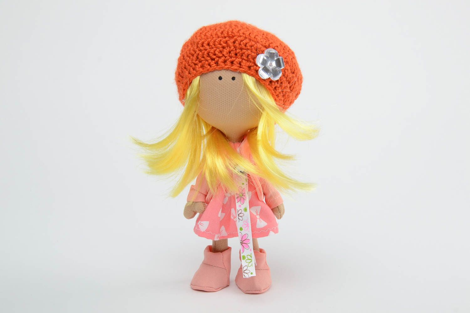 Exklusive Interieur Puppe handmade aus Textil Mädchen in Baskenmütze für kleine Prinzessin foto 2