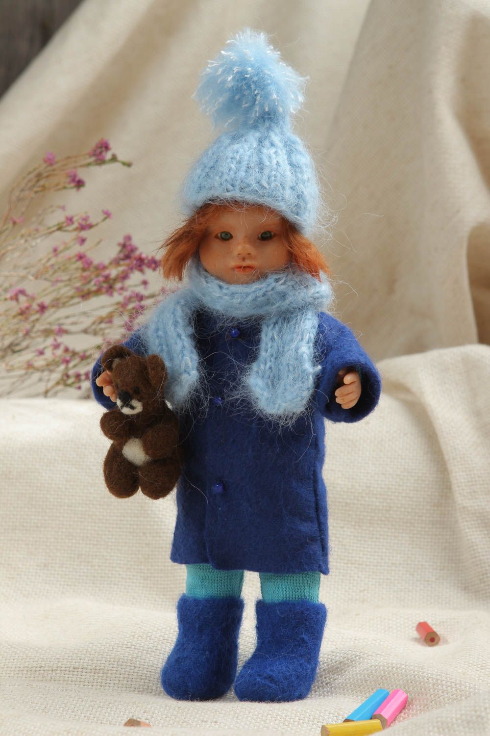 Декоративная кукла рыжая игрушка ручной работы дизайнерская кукла в синем пальто фото 1