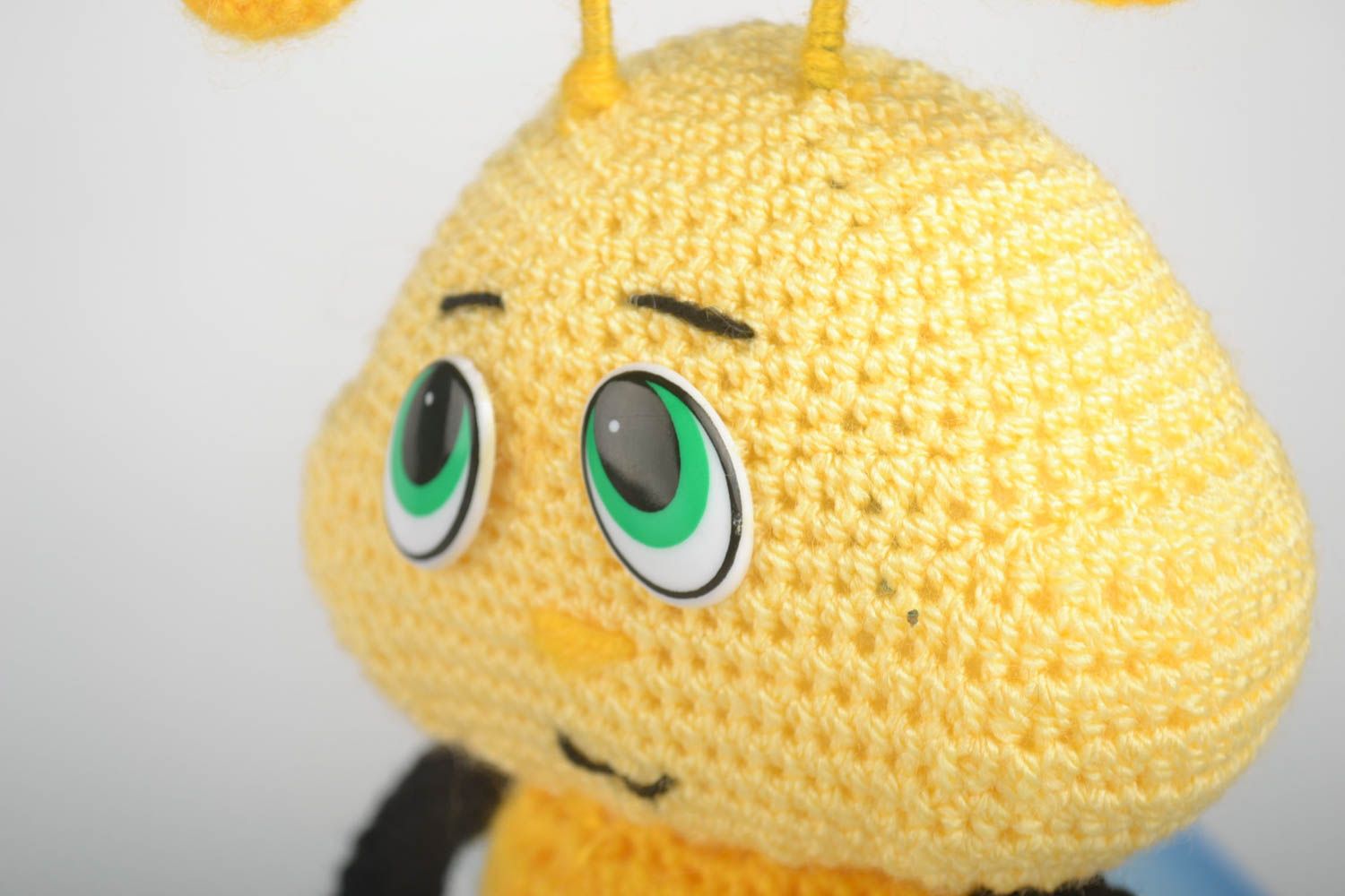 Мягкая игрушка ручной работы детская игрушка Пчелка с кувшином игрушка крючком фото 3