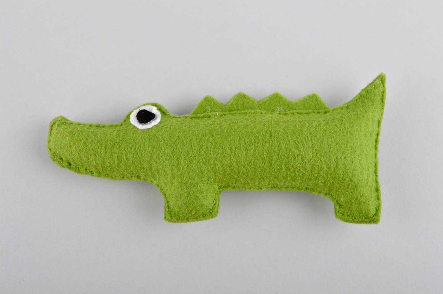 Игрушка ручной работы игрушка из шерсти игрушка из войлока Крокодил зеленый фото 2