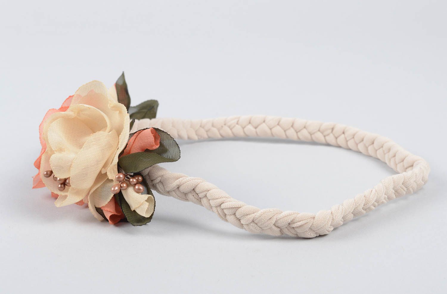 Designer Schmuck zartes Haarband mit Blumen handmade Accessoire für Haare  foto 3