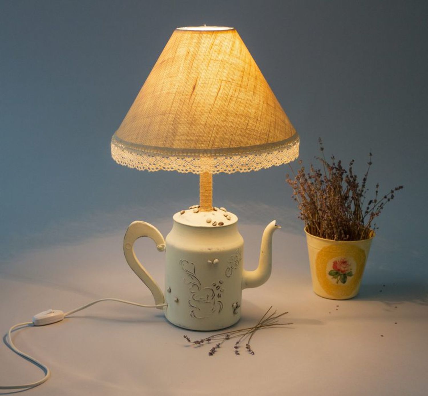 Original lamp in shabby chic style photo 1