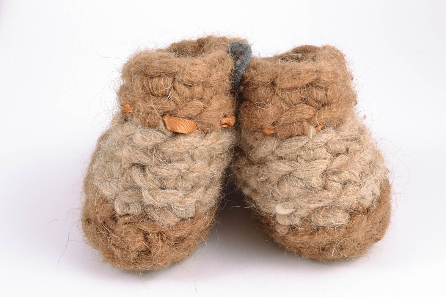 Pantuflas de lana con lazos  foto 2