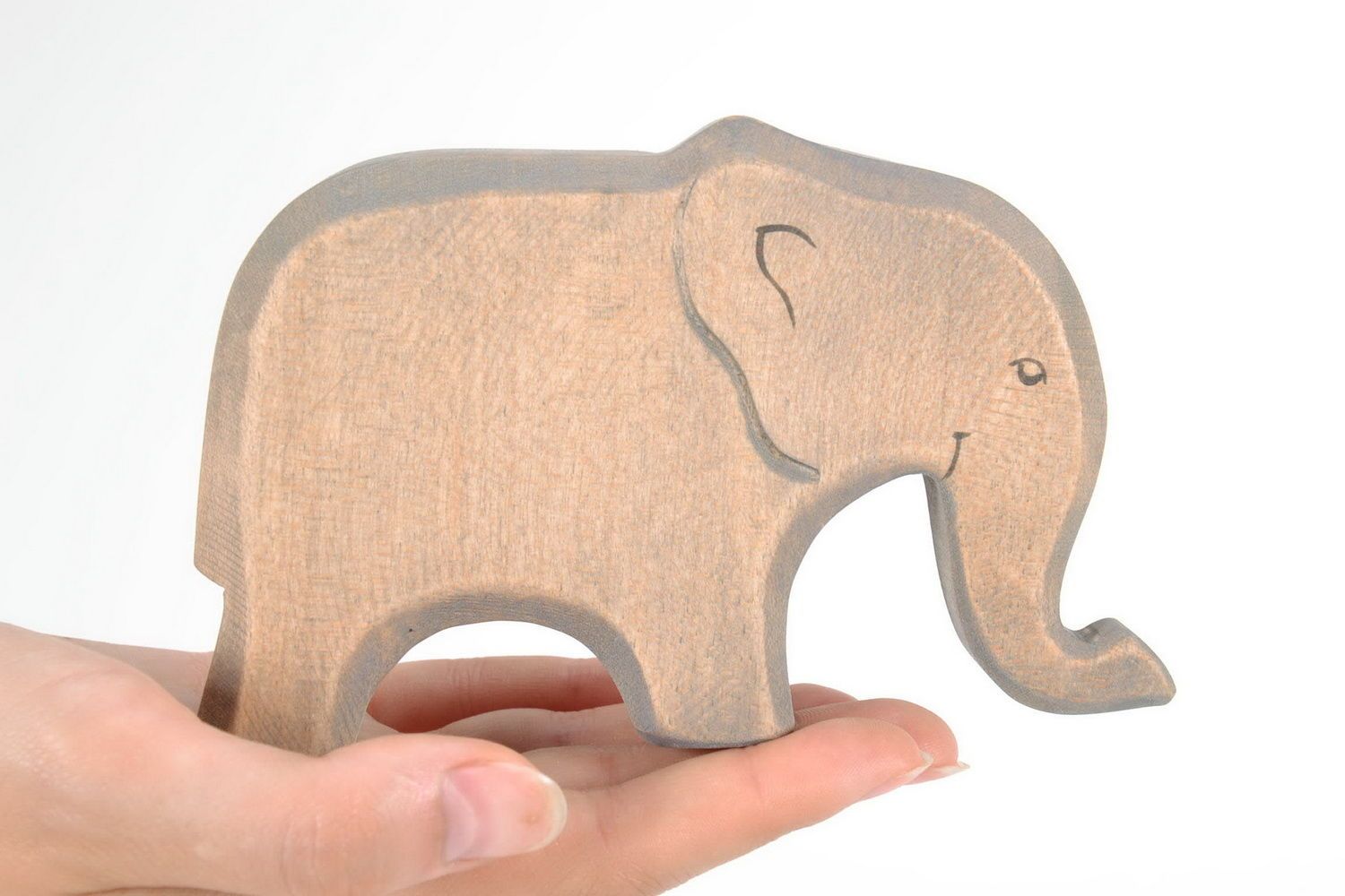 Figura de madera en forma de elefante foto 3
