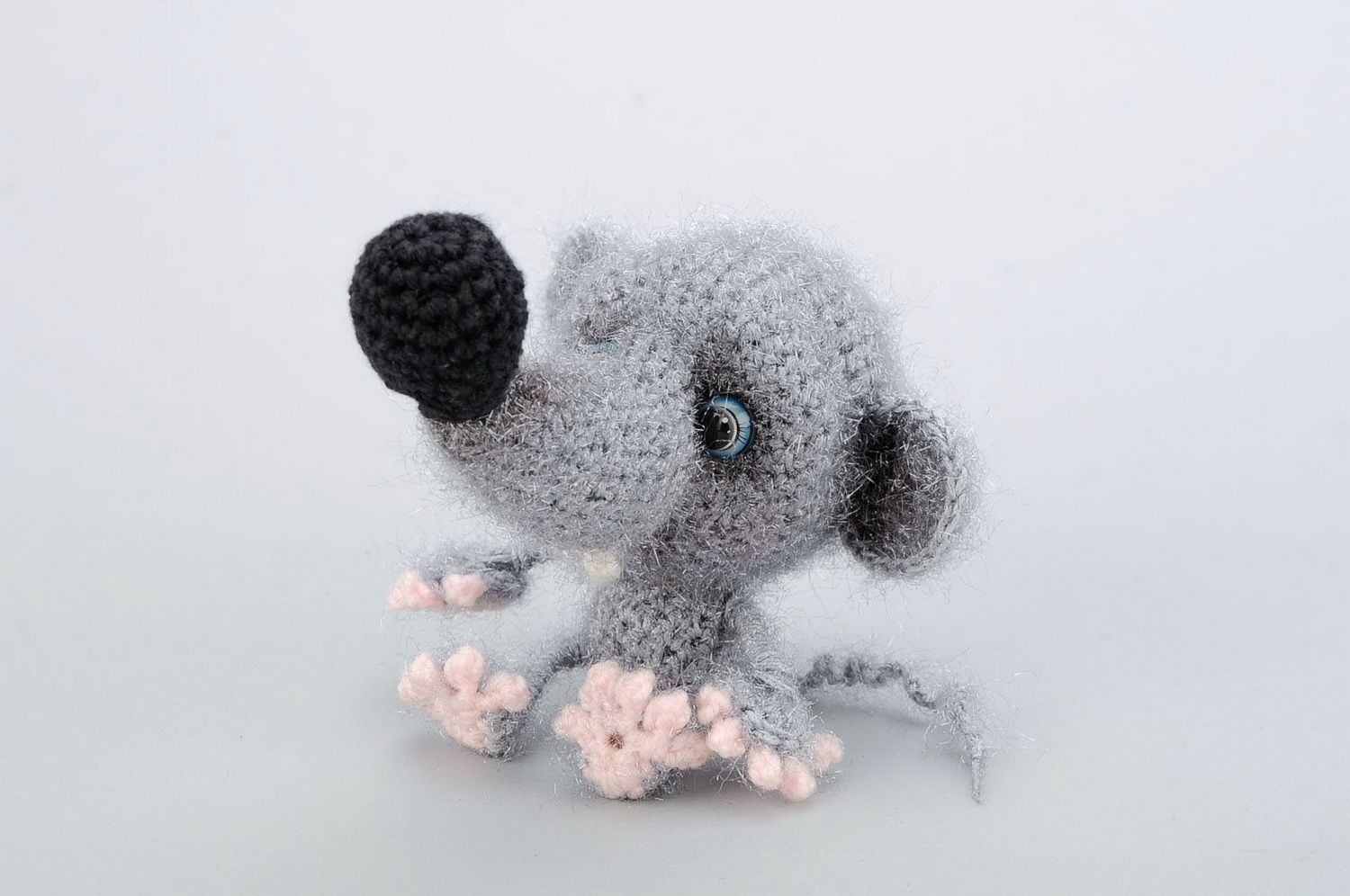 Knitted toy Little mouse photo 3