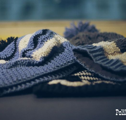 Bonnet à pompon amovible tricoté en laine bleu rayé chaud fait main unisexe photo 2