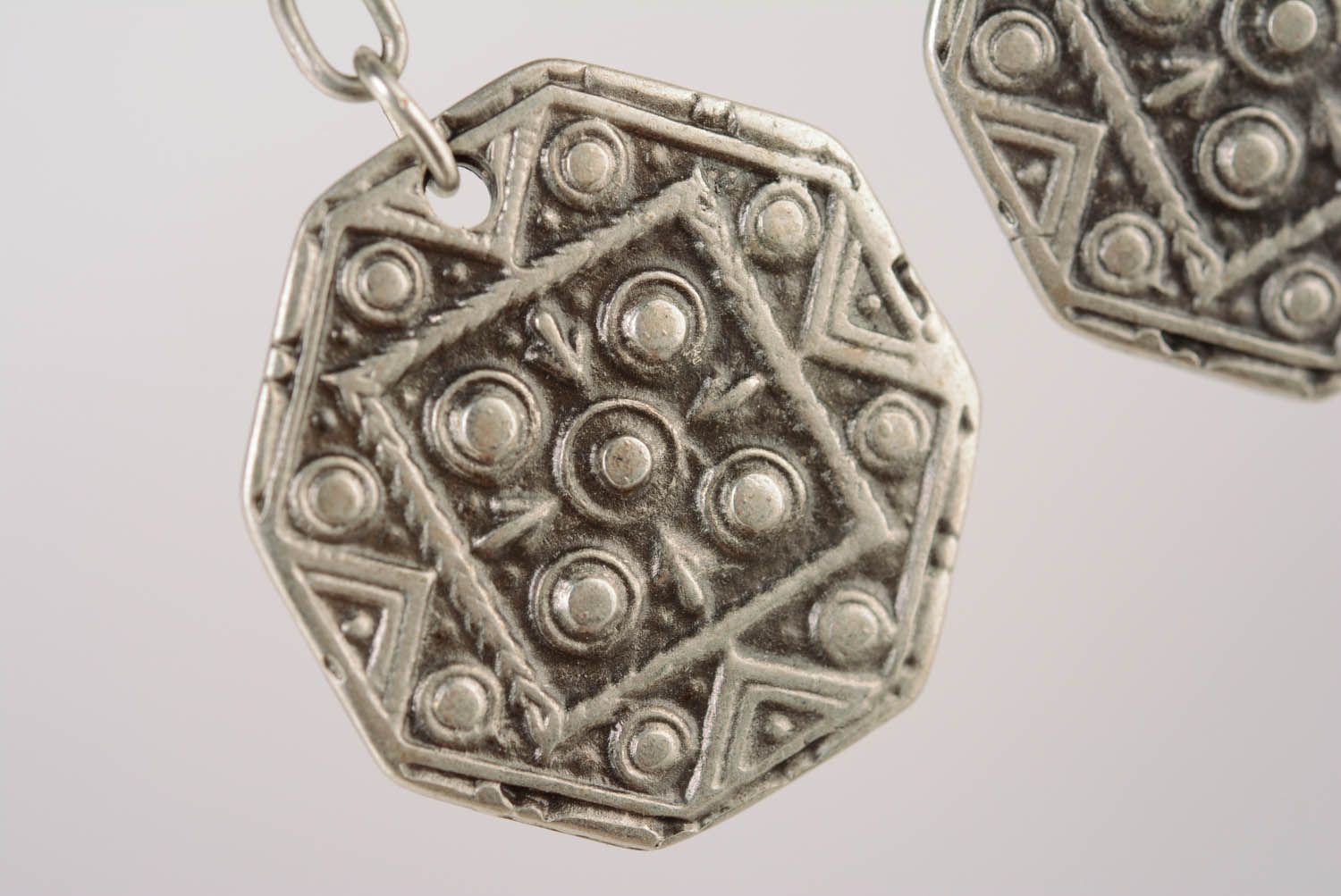 Pendant metal earrings  photo 2