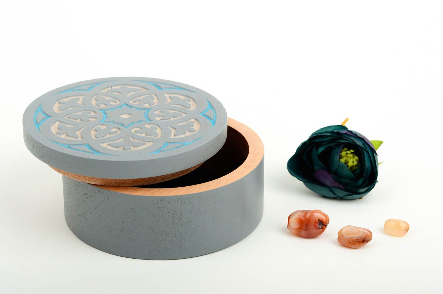 Petite Boîte à bijoux en bois faite main ornementée ronde Cadeau pour femme photo 1