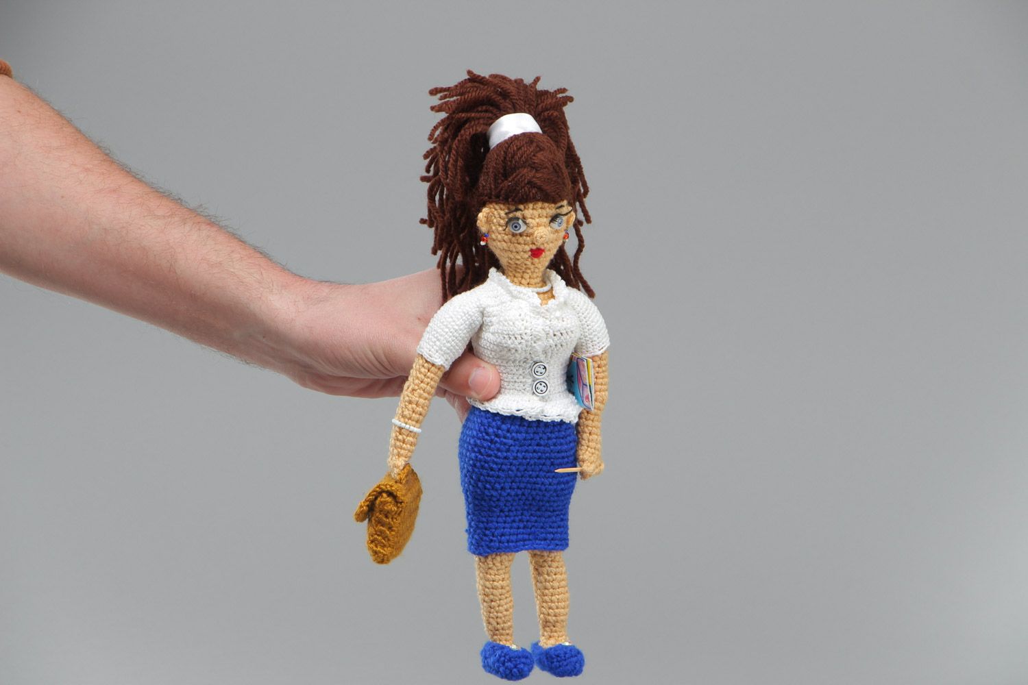 Мягкая вязаная кукла хенд мэйд наполненная синтепоном для девочки Учительница фото 5