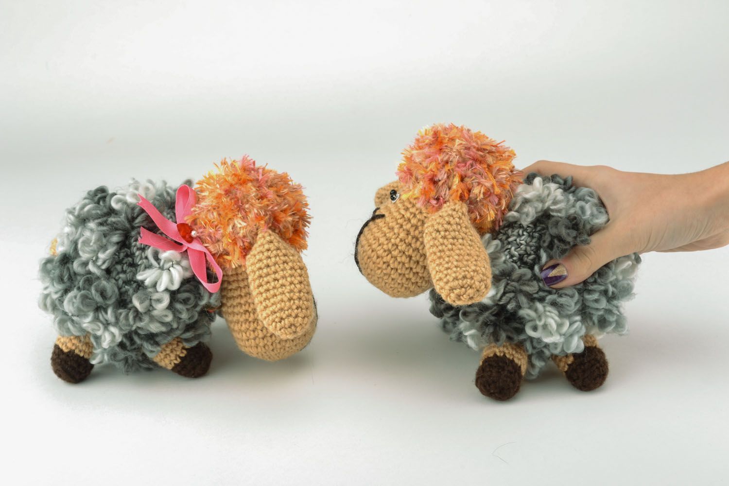 Giocattoli a maglia fatti a mano pupazzi morbidi da bambini 2 pezzi pecorelle
 foto 5