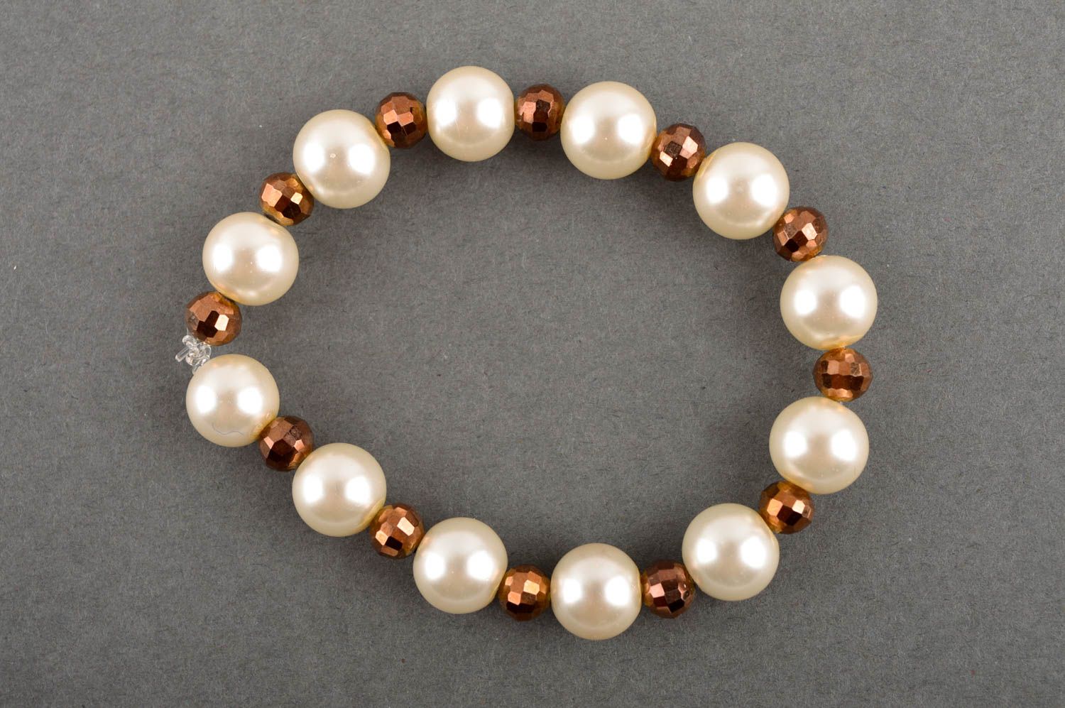 Bracelet perles fausses Bijou fait main sur élastique Cadeau femme design photo 2