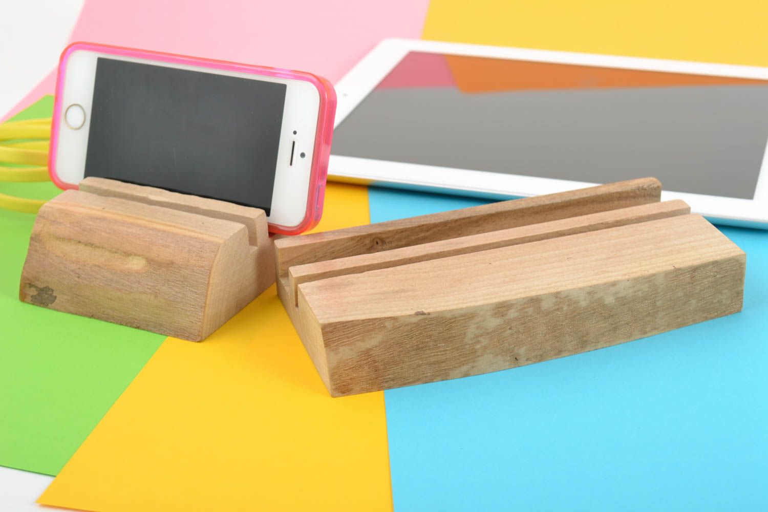 Stilvolle handgemachte Holz Ständer für Handy und Tablett Set 2 Stück  foto 1