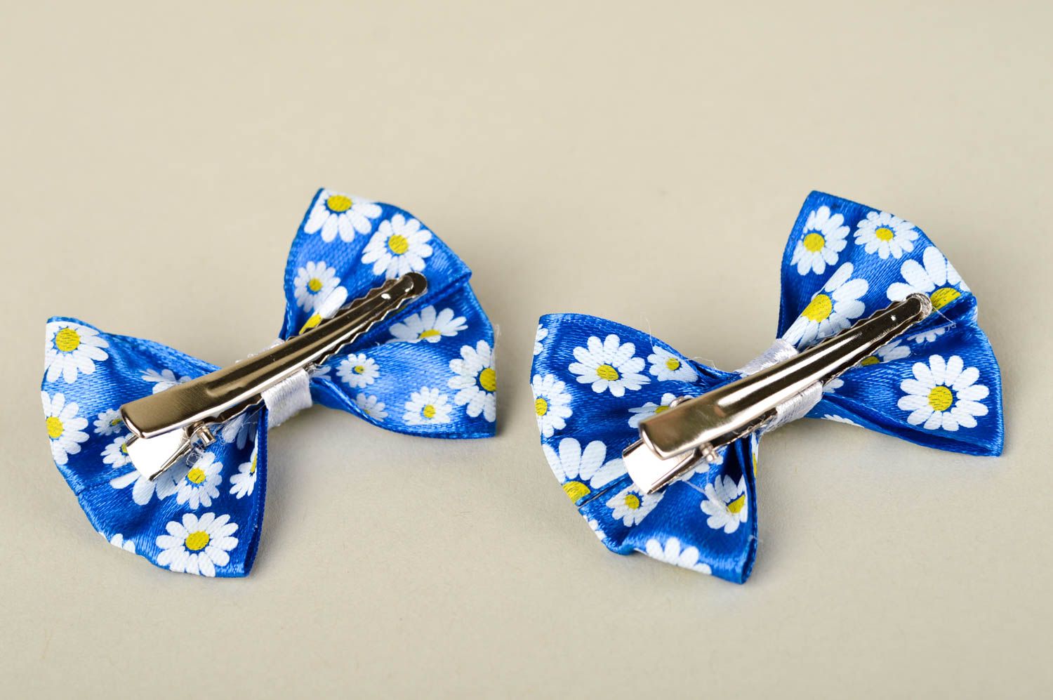 Barrettes noeuds faites main 2 Pinces cheveux bleues florales Cadeau pour fille photo 3