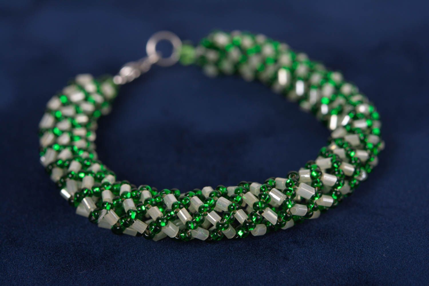 Bracelet fait main vert blanc éclatant original cadeau pour femme bijou photo 3