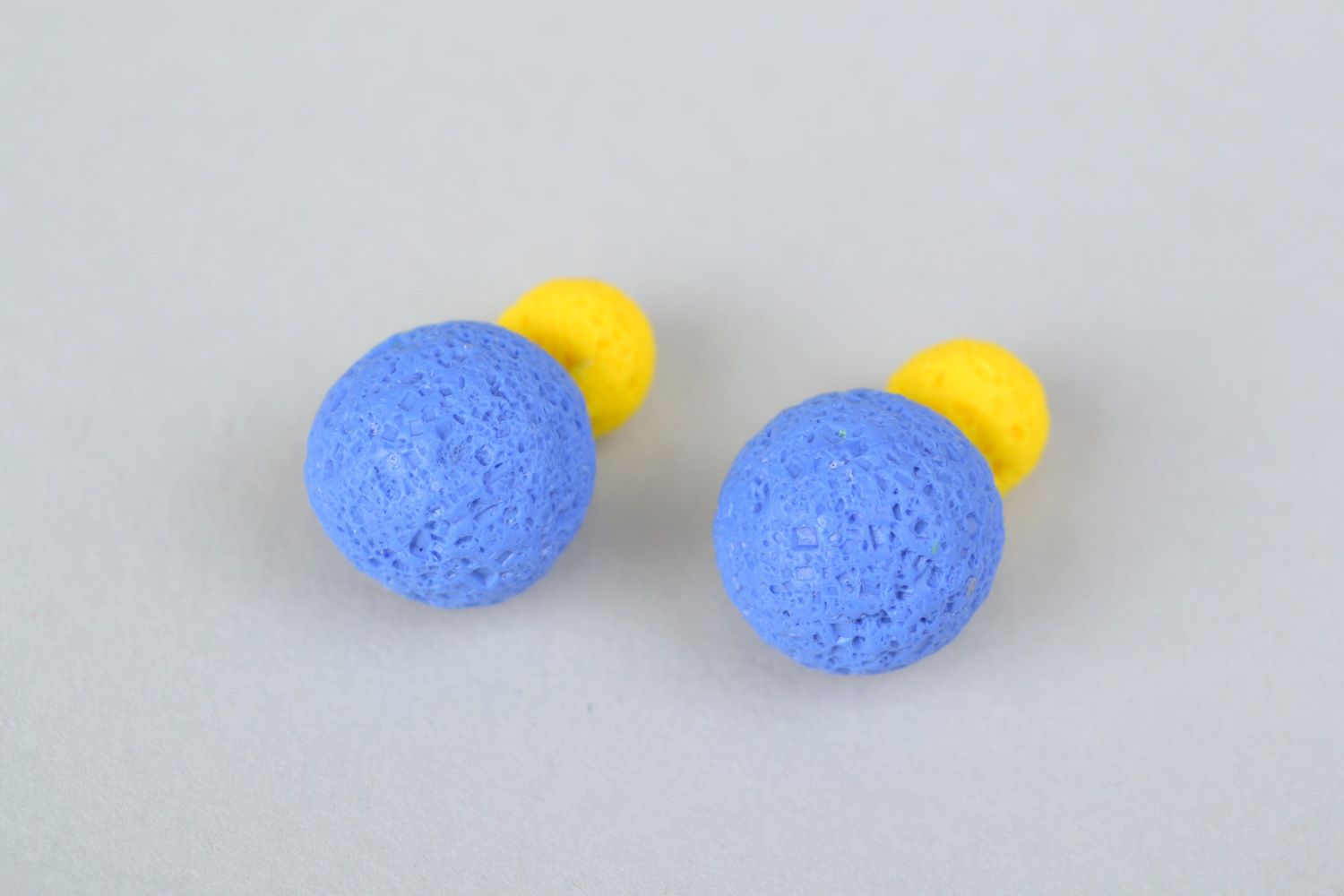 Handmade polymer clay stud earrings of round shape in yellow and blue colors photo 4
