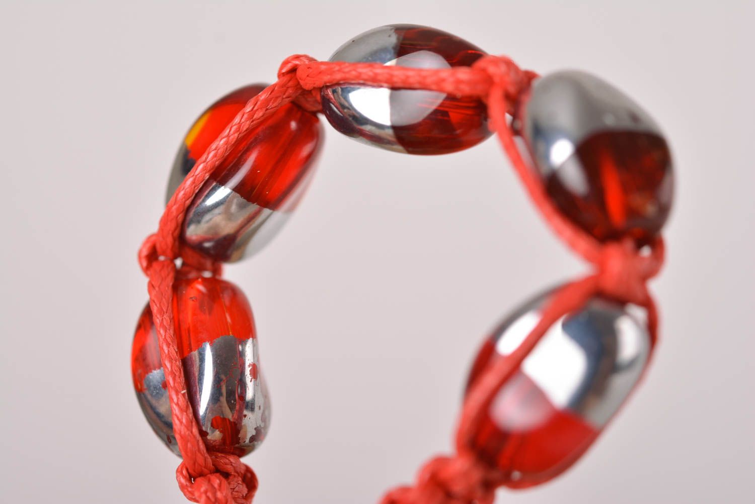 Pulsera artesanal con cuentas rojas accesorio para mujer regalo original foto 5