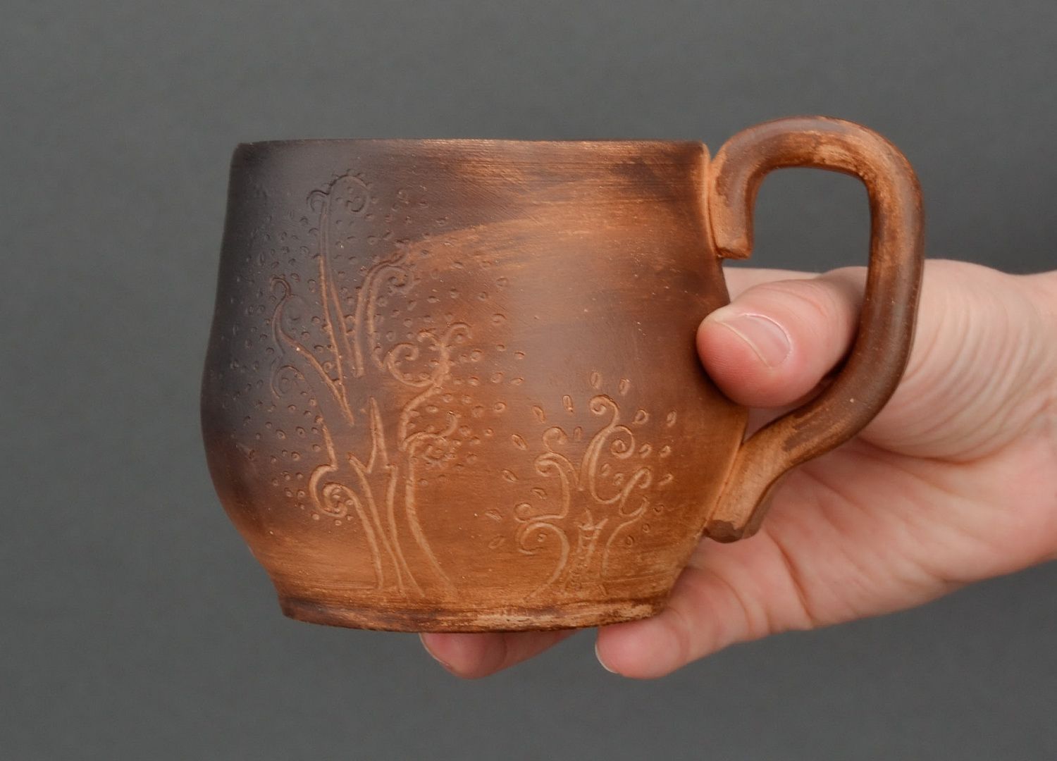 8 oz clay brown cup in pot shape with handle and handmade pattern photo 4